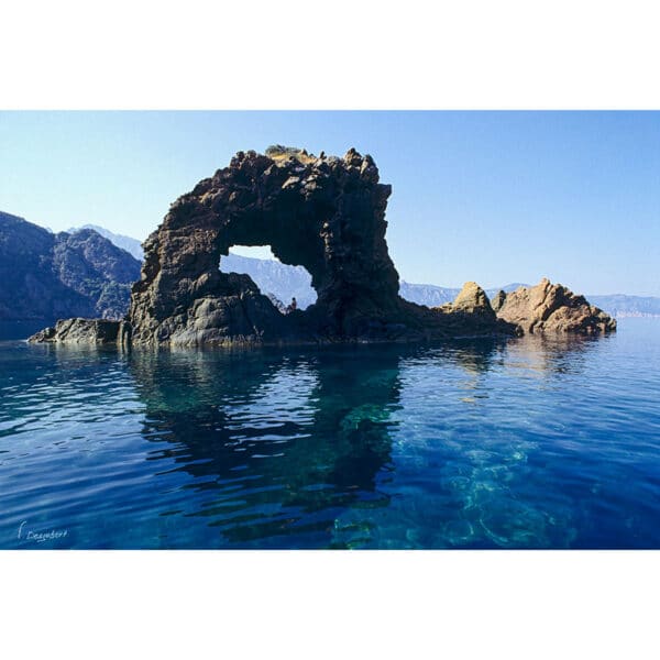 Photo de l'arche dans le golfe de Porto en Corse
